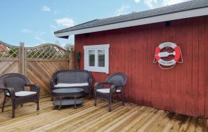 1 Bedroom Pet Friendly Home In Tidaholm