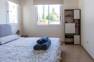 Bungalow Alexia - Garden Oasis near Coral Bay Beach