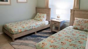 Comfy Updated Beachside Getaway