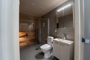 Snowflake XII Family rooms