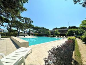 Bibione flat with pool access