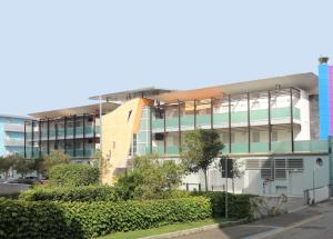 Bright apartment near the beach