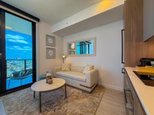 Luxury View-Walk to beach!