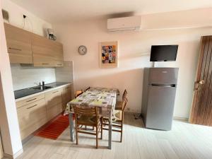 First floor flat with terrace and pool access