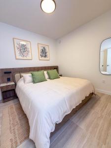 Luxury View-Walk to beach!