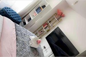 1 Bed Apartment Sleeps 2 - Free Parking