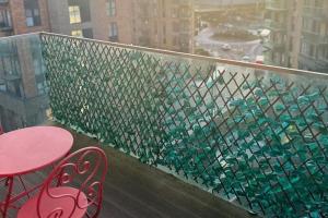 1 Bed Apartment Sleeps 2 - Free Parking