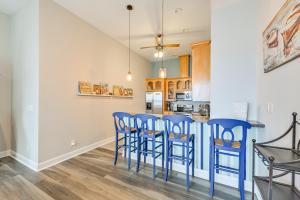 Sunset Central - Lake Norman Getaway with Dock