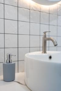 VivaDeva , Pool Villa In Nimman 4BR Near MAYA MALL