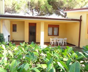 House with garden and pool access