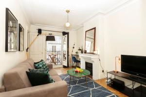 BnBNova - Notre-Dame - 1BR with Balcony