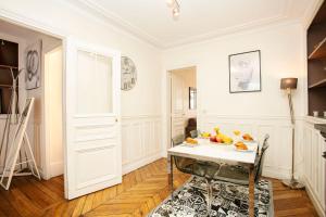 BnBNova - Notre-Dame - 1BR with Balcony