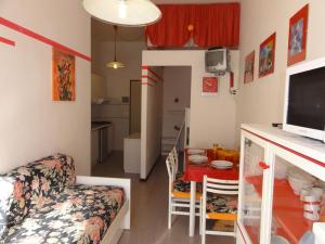 Beachside apartment with outdoor space