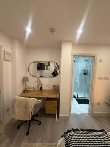 Beautiful new build studio in London