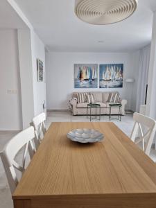 Arrecife Charco de San Gines Atico con vistas al mar