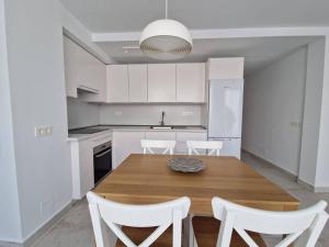 Arrecife Charco de San Gines Atico con vistas al mar