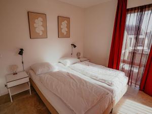 Apartment De Zeeparel by Interhome