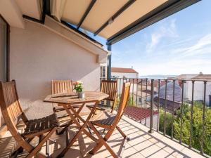 Apartment Damir-2 by Interhome 