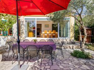 Villa Yellow House by Interhome