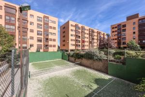 Madrid Stay with Paddle, Gym, Pool, Parking