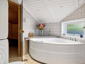 Holiday Home Juke - 425m from the sea by Interhome