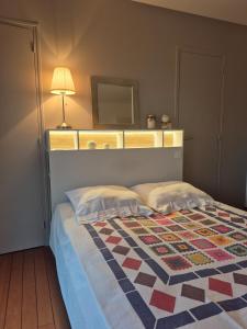 Chambre avec salle de bain privée