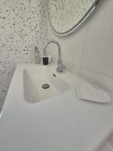 Chambre avec salle de bain privée