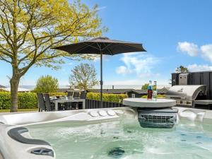 Holiday Home Tonna - from the sea by Interhome