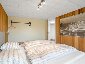 Holiday Home Tonna - from the sea by Interhome