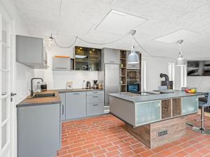 Holiday Home Tonna - from the sea by Interhome