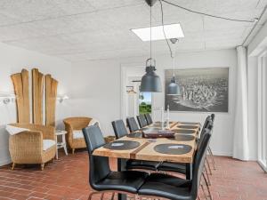 Holiday Home Tonna - from the sea by Interhome