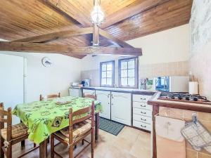 Holiday Home Le Pigeonnier Jacques by Interhome