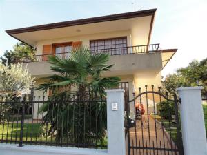 Apartment in a shared villa with garden