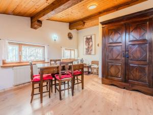 Apartment Mansarda in Legno San Rocco by Interhome