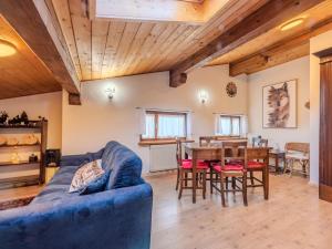 Apartment Mansarda in Legno San Rocco by Interhome