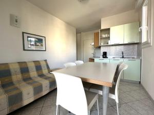 Bibione flat with side sea view