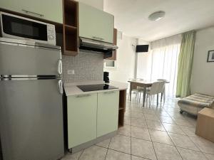 Bibione flat with side sea view