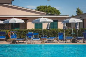 Villaggio Turistico La Cecinella