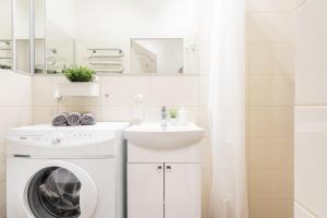 Zakrzewska 8 SuperApart - near Łazienki Park