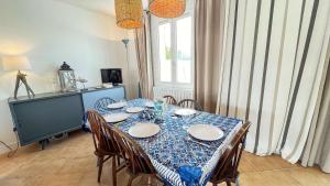 Proche plage de la Cible, villa familiale avec annexe, jardin et parking