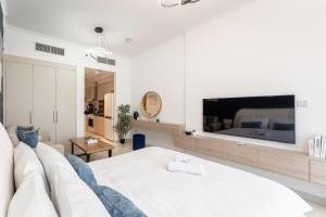 HAVN - Studio in Carson, Damac Hills 1