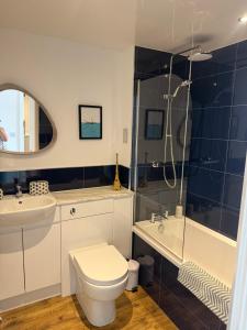 Marine parade apartment with river view