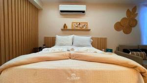 Setai Yacht #411# - By Almare Flats