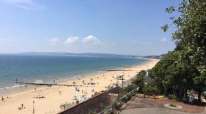 Stylish Apartment by the Sea