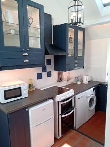 Orchard Cottage - a countryside stone cottage in a peaceful location