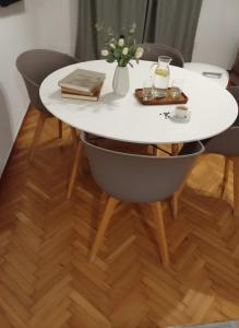 Coastal Comfort in the Heart of Faliro