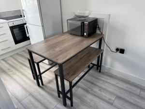 Top Floor Spacious Studio Flat