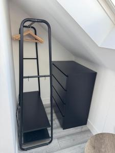 Top Floor Spacious Studio Flat