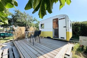 Bungalow & caravane vintage proche plages
