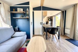 Bungalow & caravane vintage proche plages